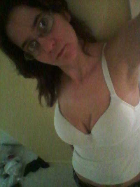 20P Sexy cougar on