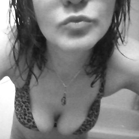 20P Sexy cougar on