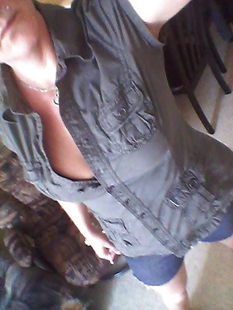 20P Sexy cougar on