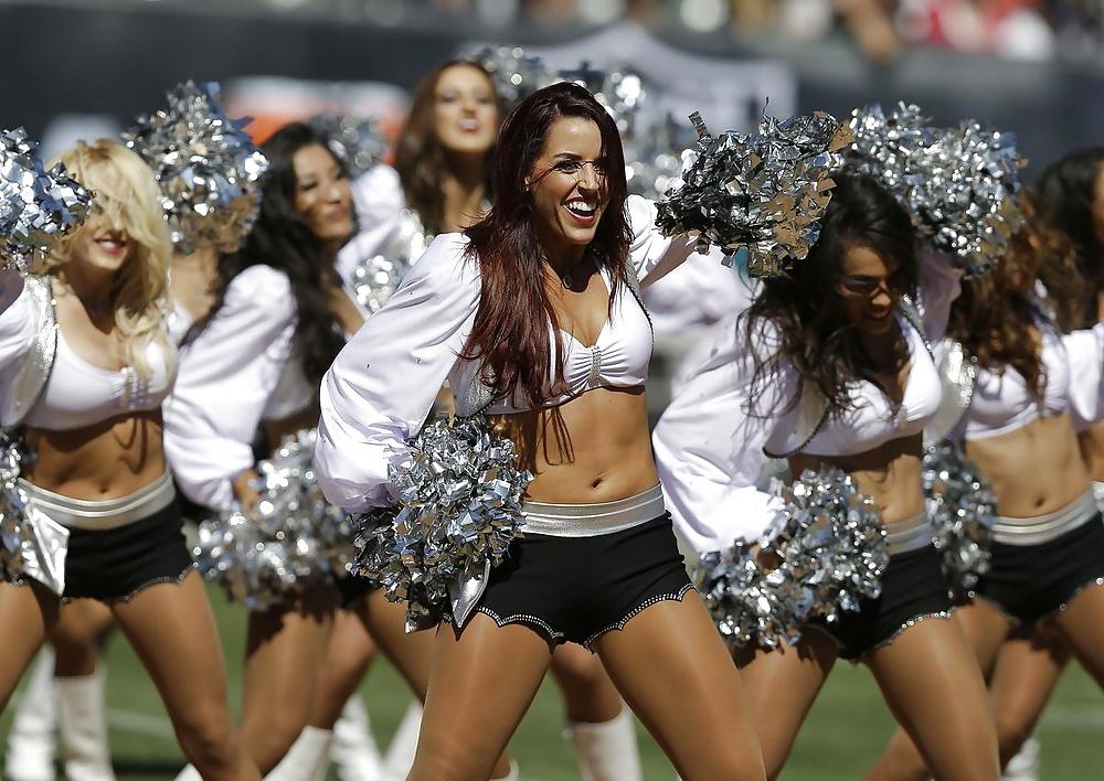 25P NFL Cheerleaders 2 - pantyhose and cameltoes (non-nude)