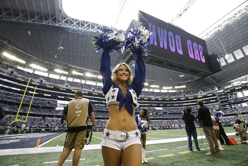 25P NFL Cheerleaders 2 - pantyhose and cameltoes (non-nude)