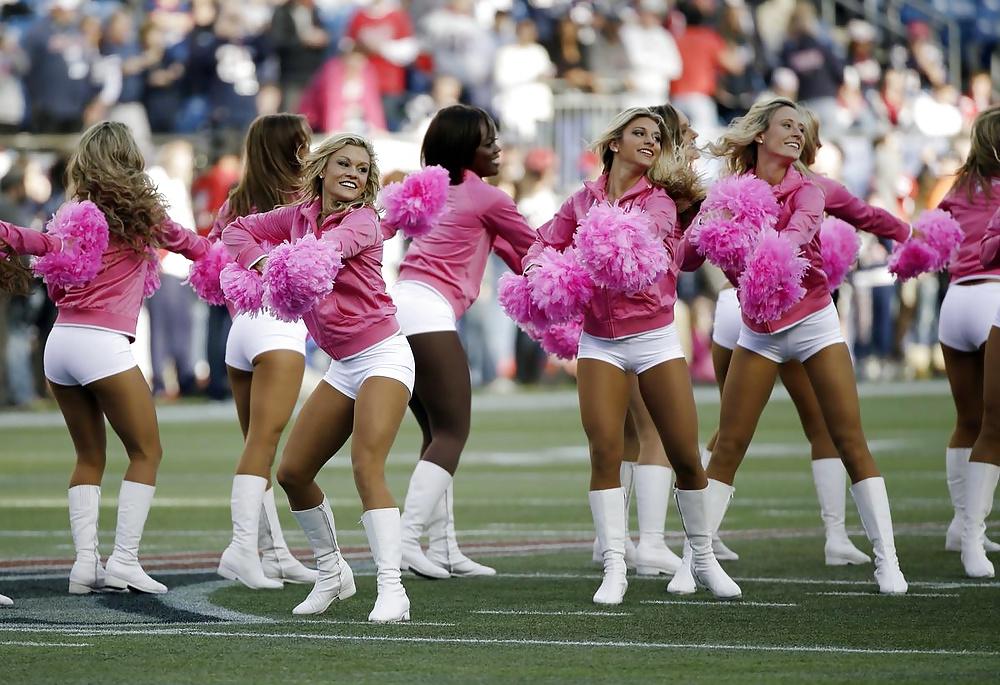 25P NFL Cheerleaders 2 - pantyhose and cameltoes (non-nude)
