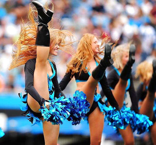 25P NFL Cheerleaders 2 - pantyhose and cameltoes (non-nude)