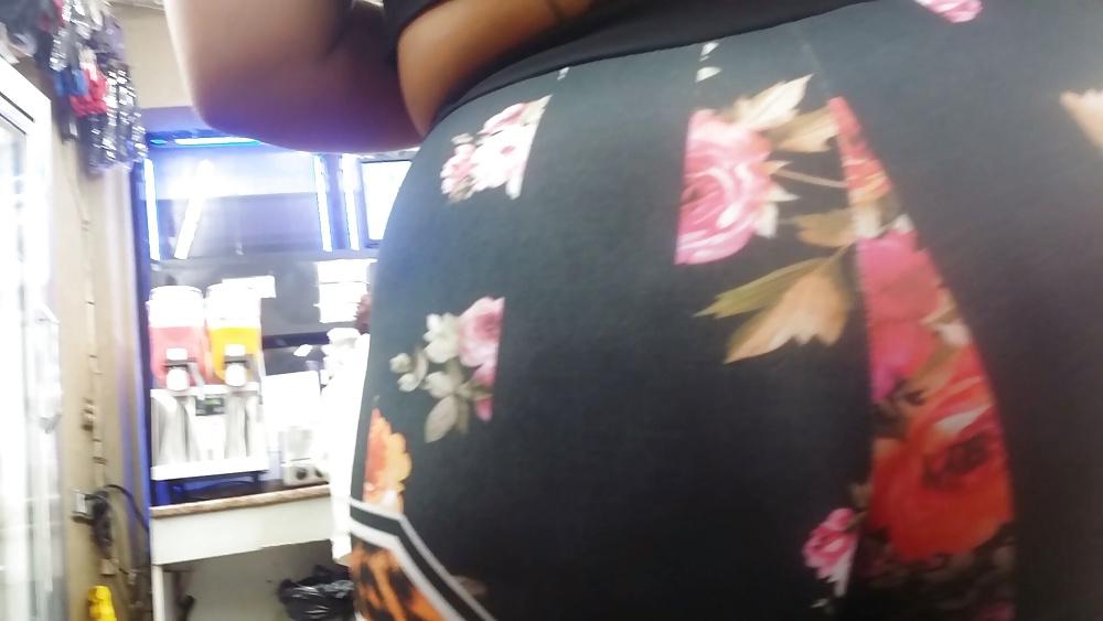20P Candid Flower Spandex video screenshots