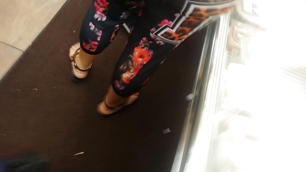 20P Candid Flower Spandex video screenshots
