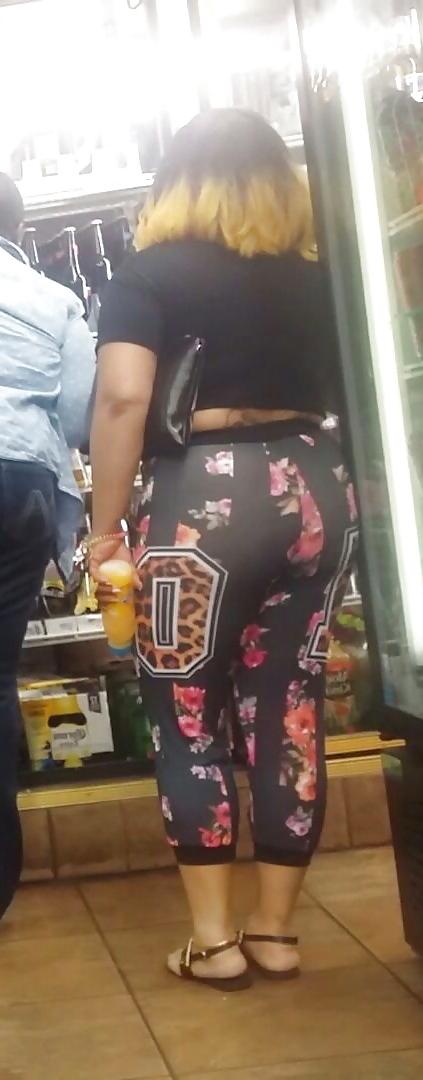 20P Candid Flower Spandex video screenshots