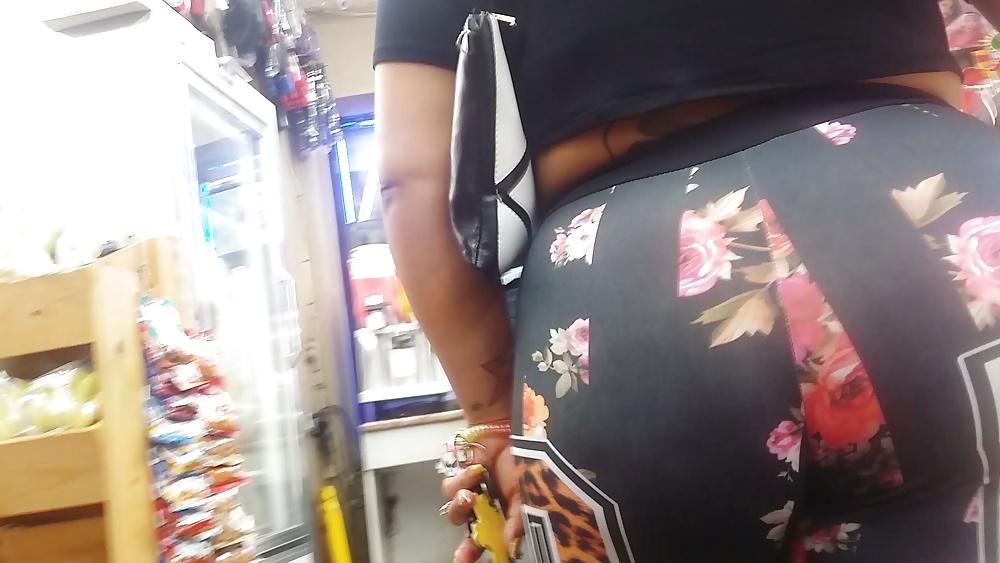 20P Candid Flower Spandex video screenshots
