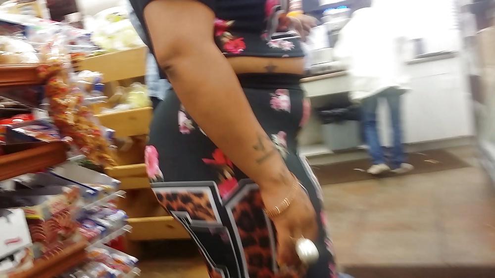 20P Candid Flower Spandex video screenshots