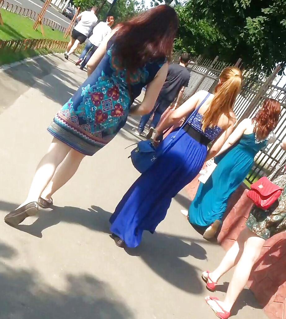 19P Spy hot girls feet, legs and skirt romanian
