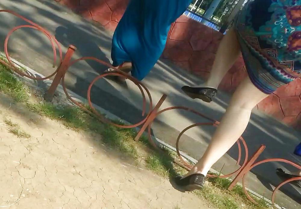 19P Spy hot girls feet, legs and skirt romanian