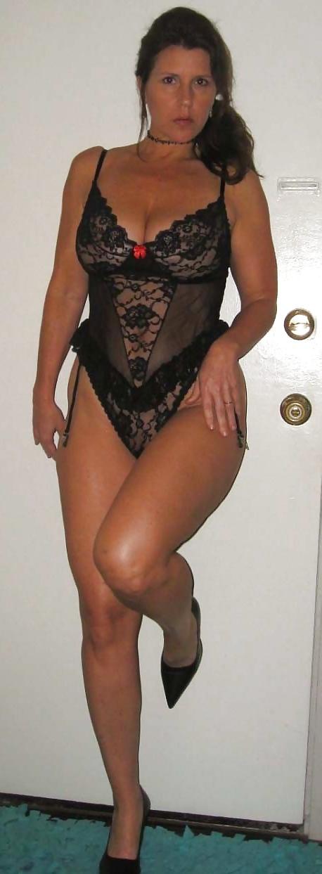 25P Real Housewives Nude Topless or Just Naughty 7