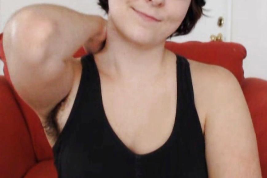 11P MATE'S MUM TOOK 30 QUIDS TO SHOW HER ARMPITS