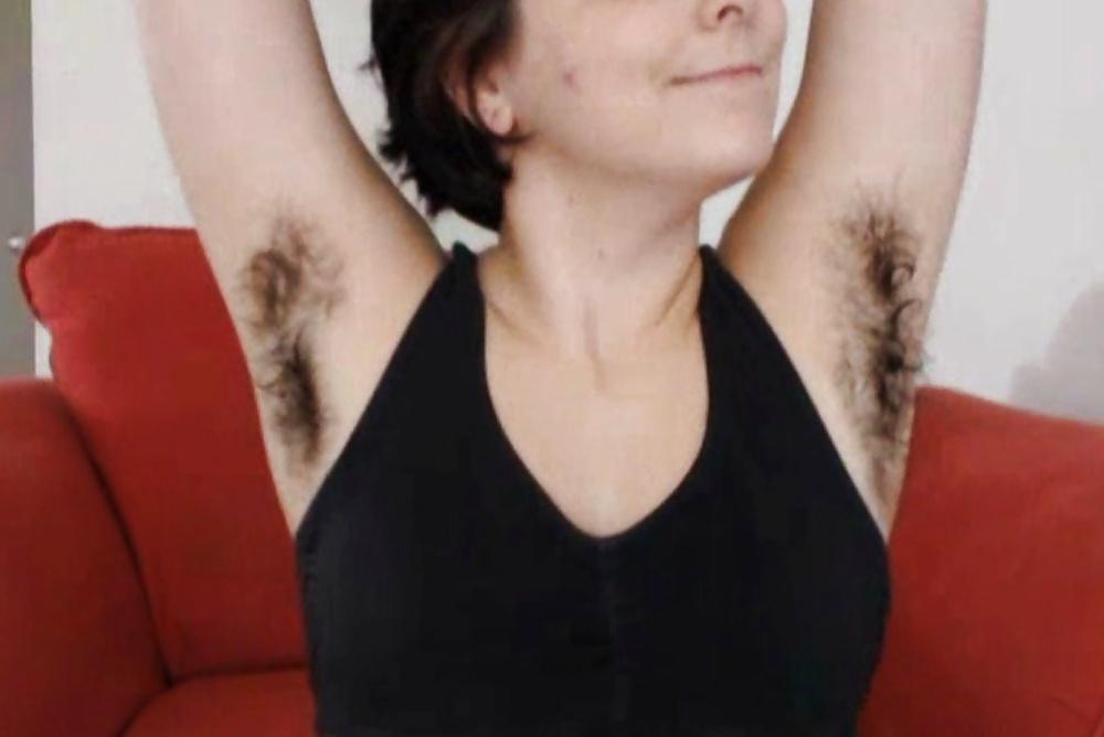 11P MATE'S MUM TOOK 30 QUIDS TO SHOW HER ARMPITS
