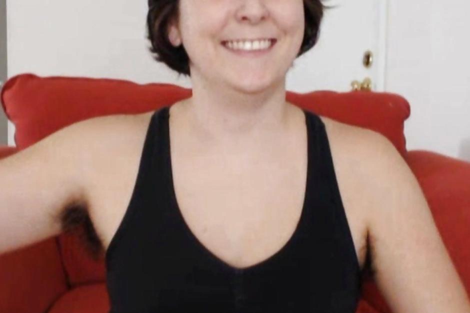 11P MATE'S MUM TOOK 30 QUIDS TO SHOW HER ARMPITS