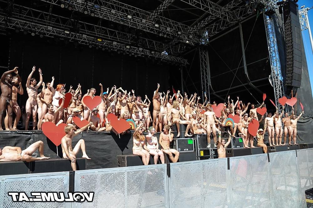 16P Naked group.
