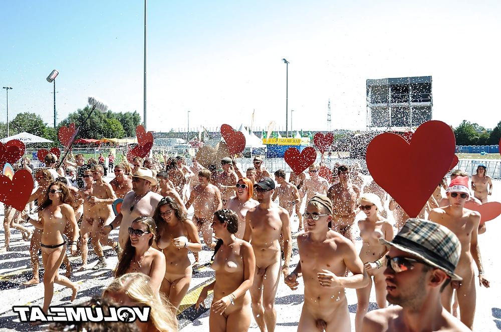16P Naked group.