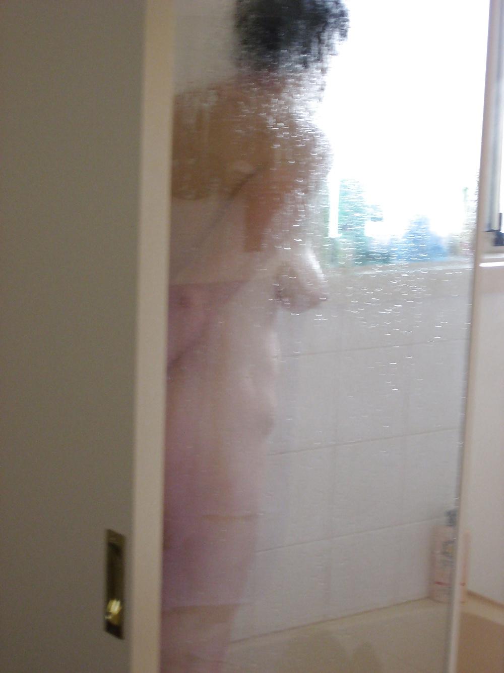 6P Wife unaware in shower