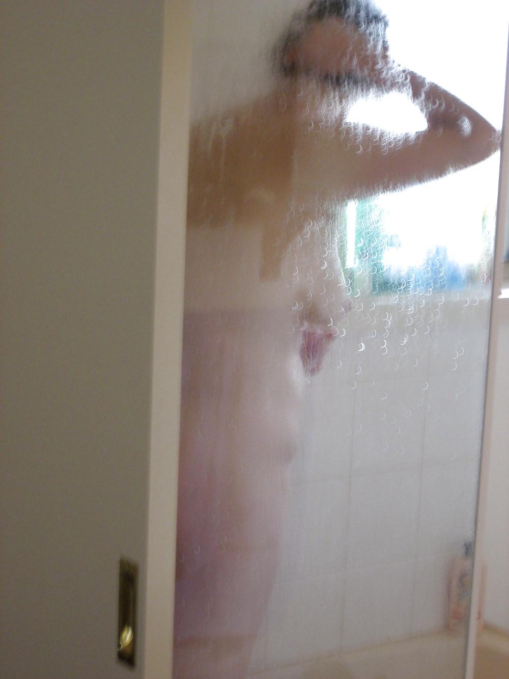 6P Wife unaware in shower