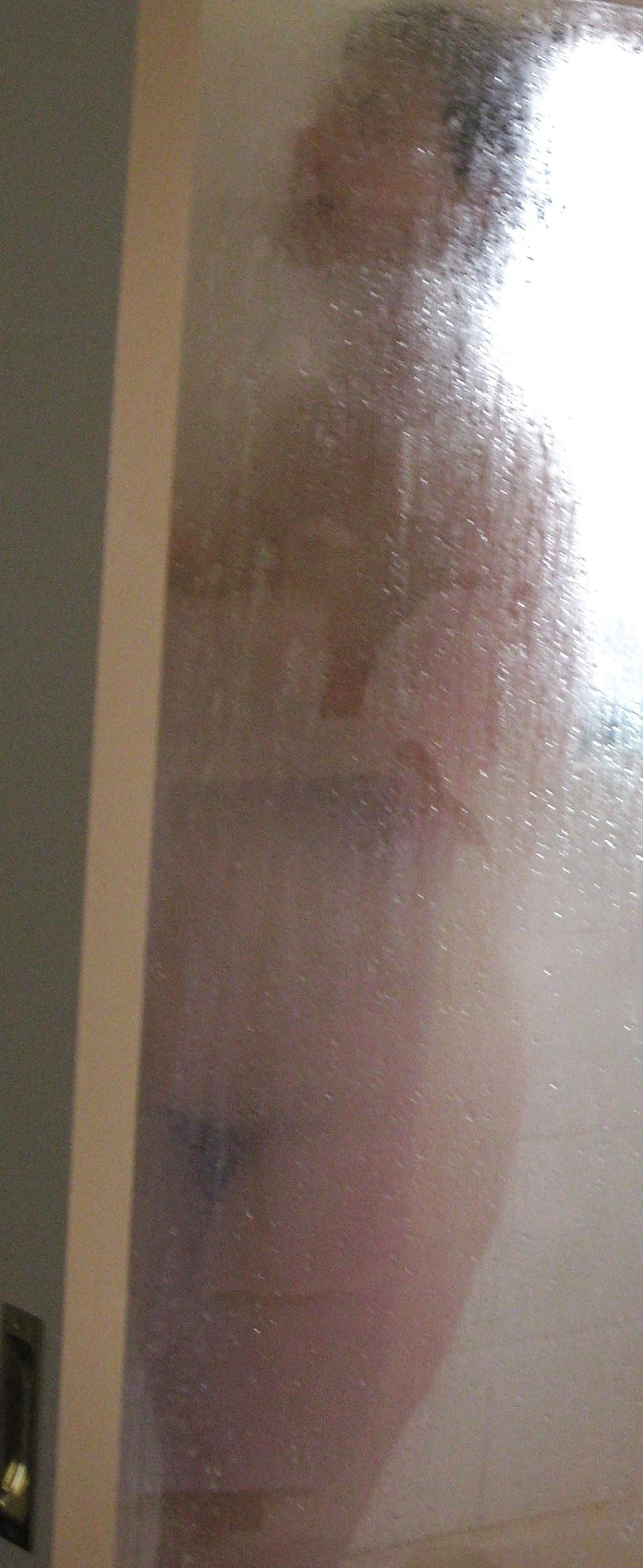 6P Wife unaware in shower