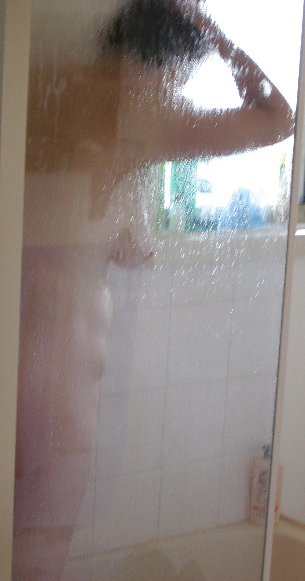 6P Wife unaware in shower