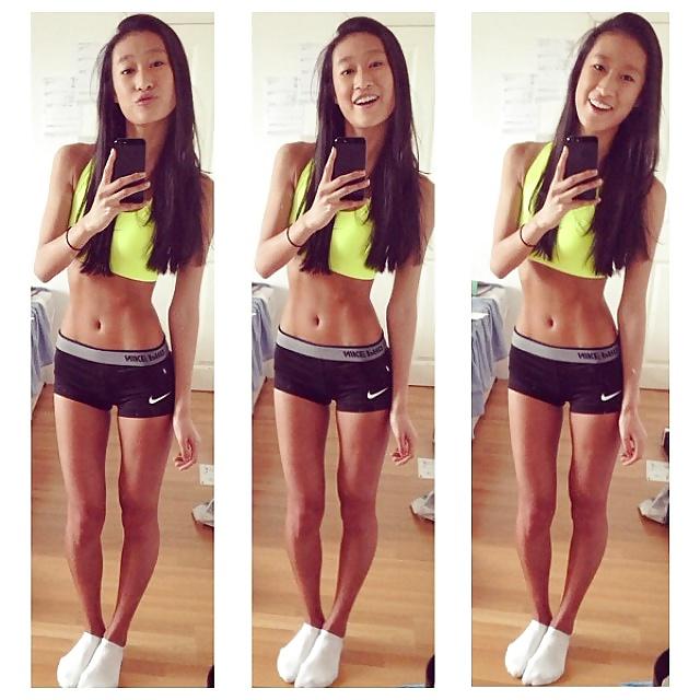 25P Amateur Twitter Girls Wearing Nike Pro spandex shorts