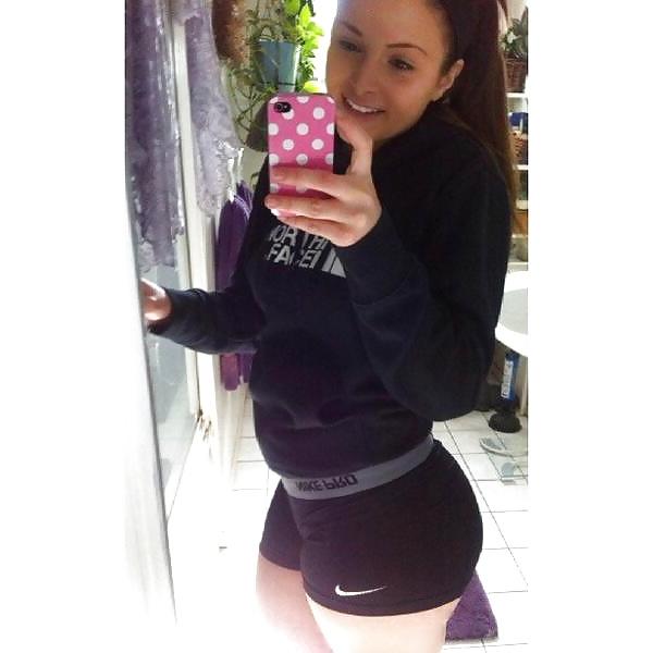 25P Amateur Twitter Girls Wearing Nike Pro spandex shorts