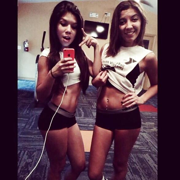 25P Amateur Twitter Girls Wearing Nike Pro spandex shorts