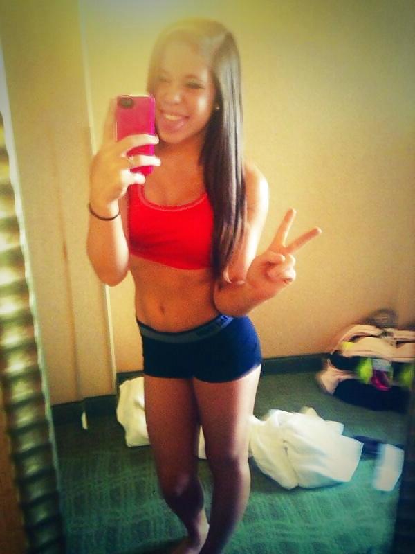 25P Amateur Twitter Girls Wearing Nike Pro spandex shorts