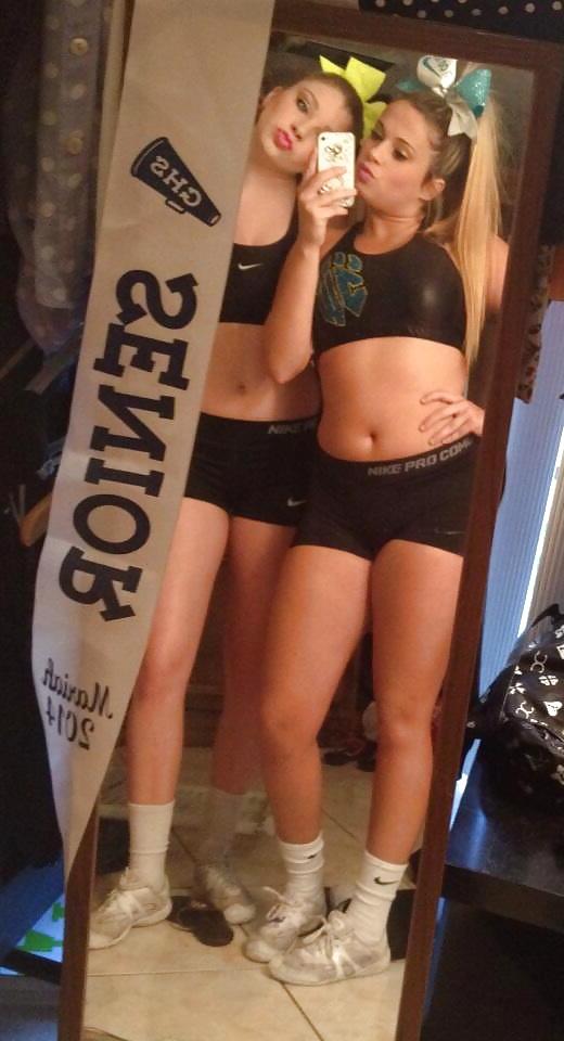 25P Amateur Twitter Girls Wearing Nike Pro spandex shorts