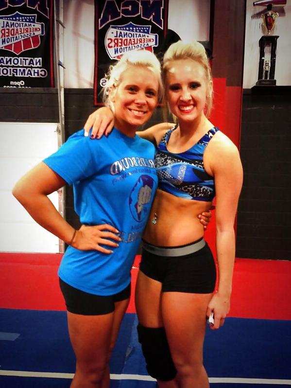 25P Amateur Twitter Girls Wearing Nike Pro spandex shorts
