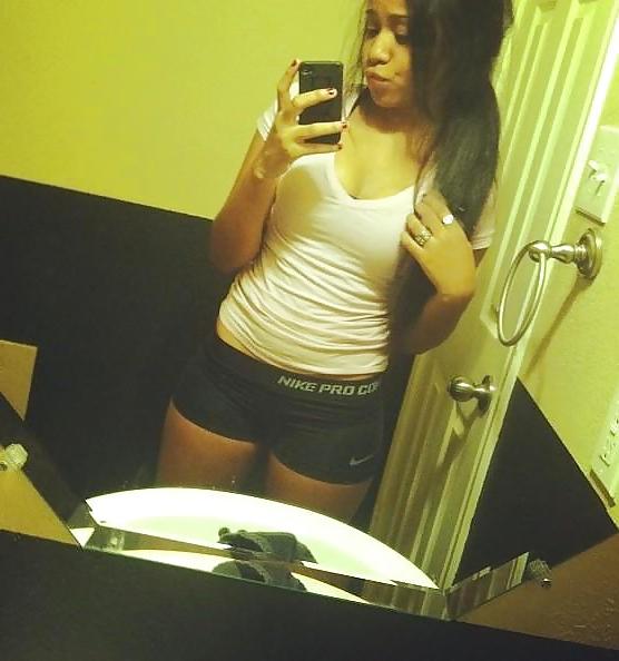 25P Amateur Twitter Girls Wearing Nike Pro spandex shorts