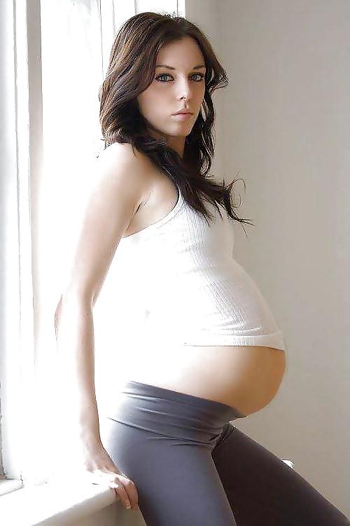 25P Enceinte Ventre nue - Naked pregnant belly 5