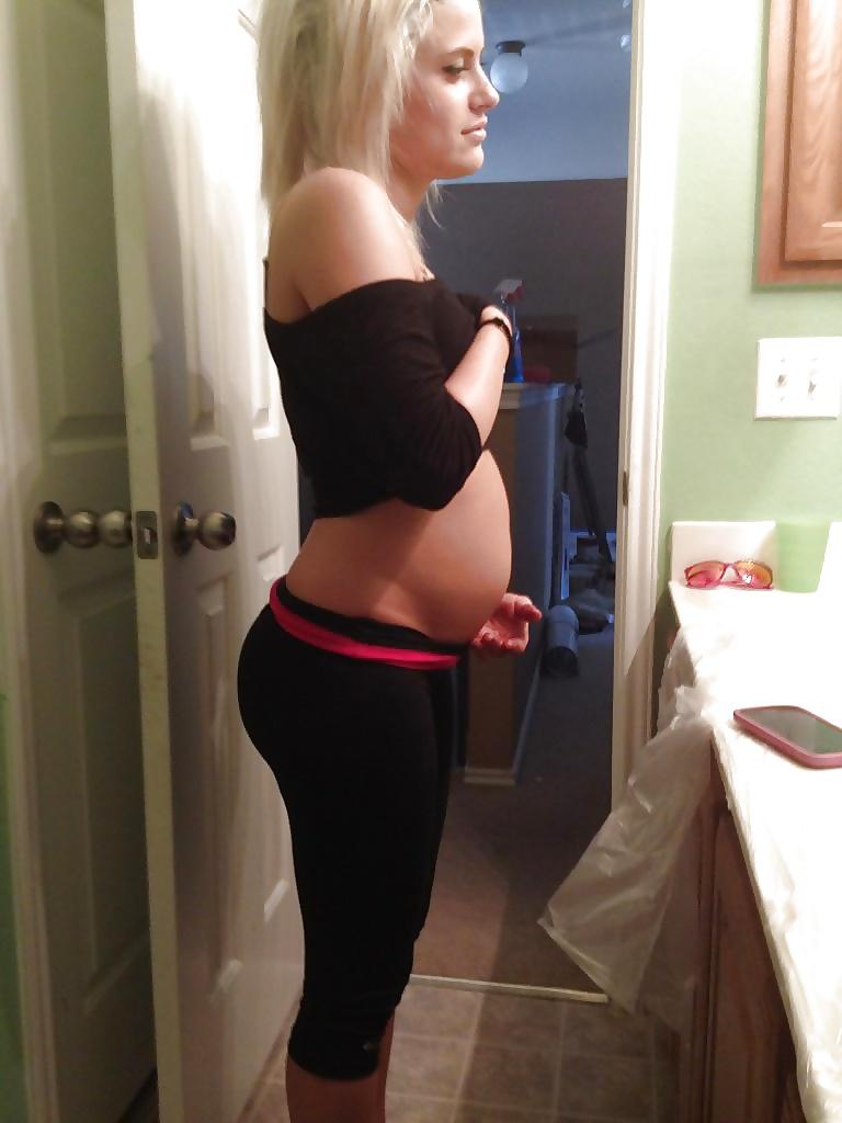 25P Enceinte Ventre nue - Naked pregnant belly 5