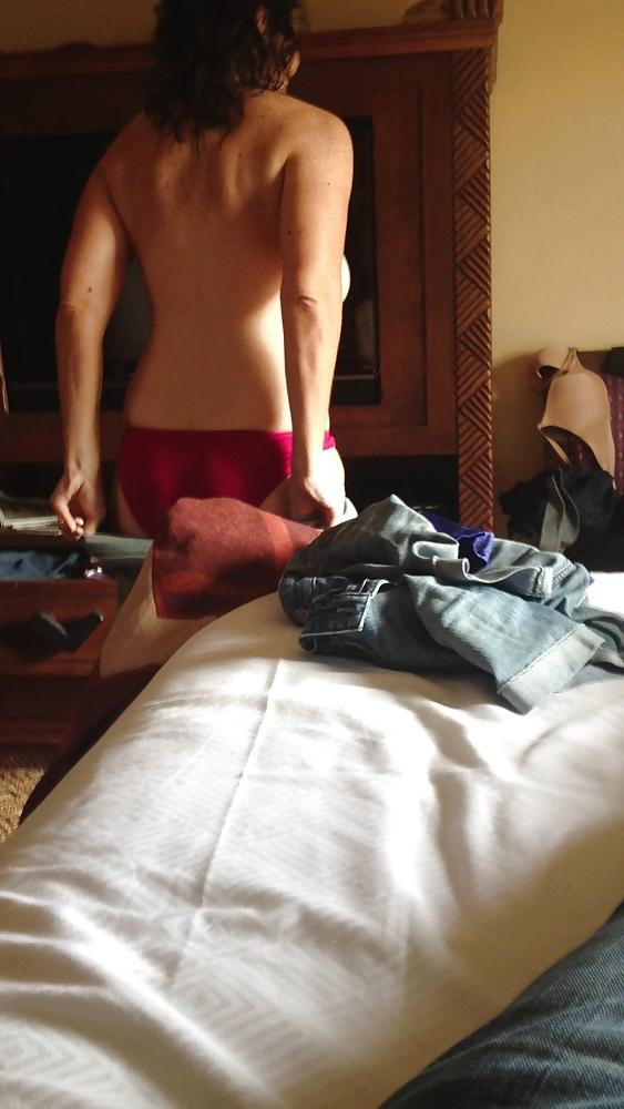 12P Wife naked on vacation - after shower