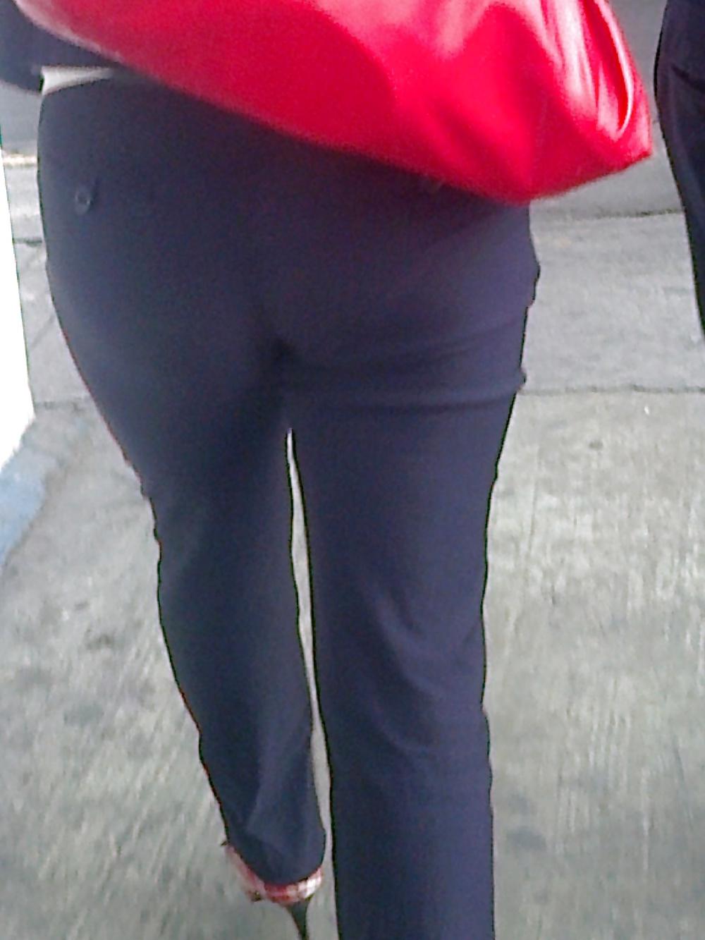 19P ASS ON STREET CANDY GIRLS