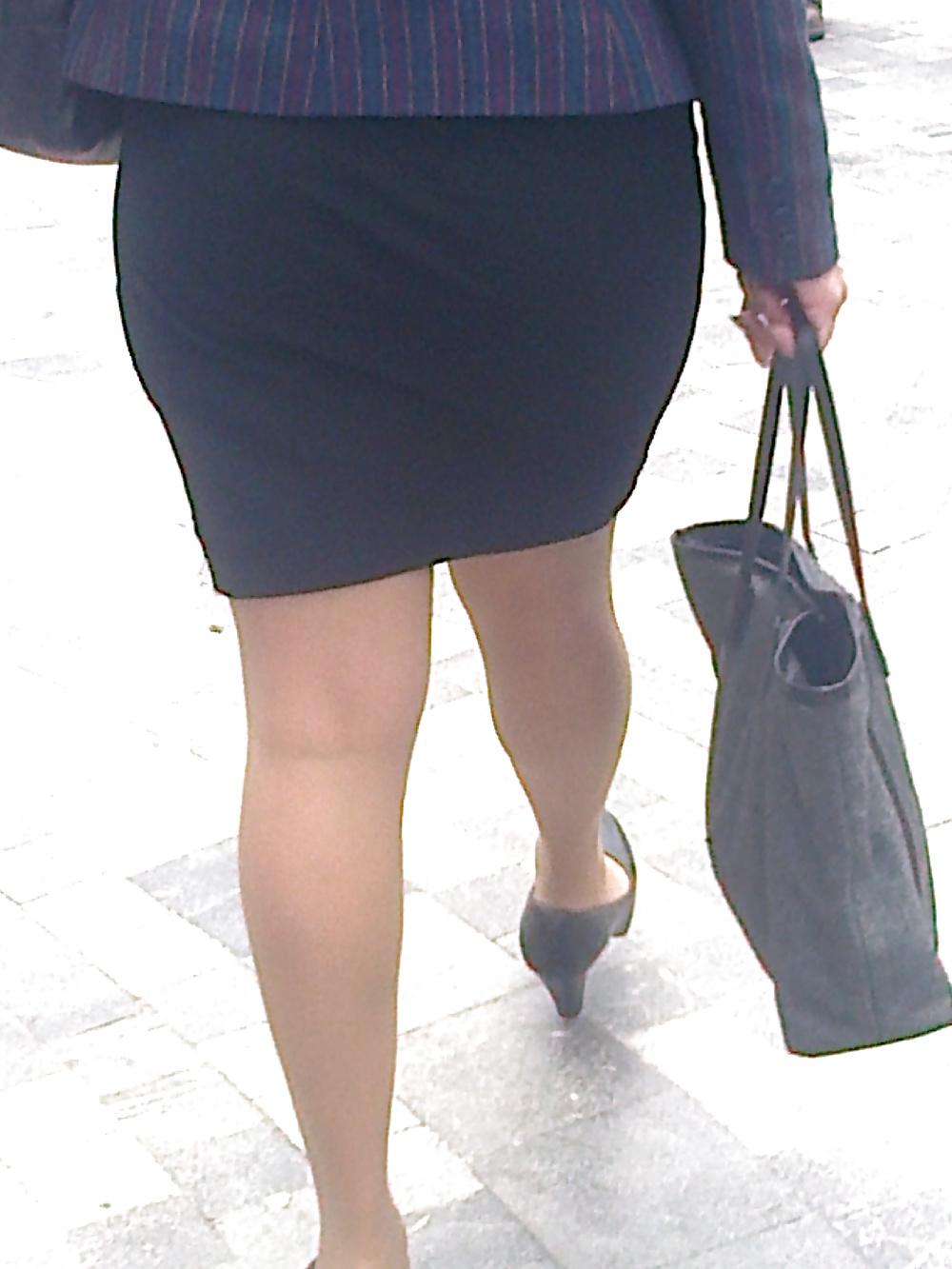 19P ASS ON STREET CANDY GIRLS