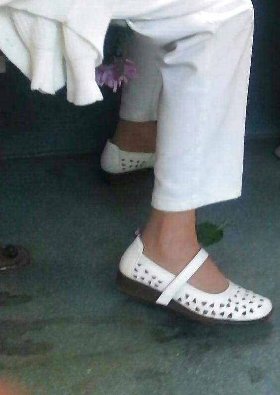 17P Spy sexy feet and legs romanian