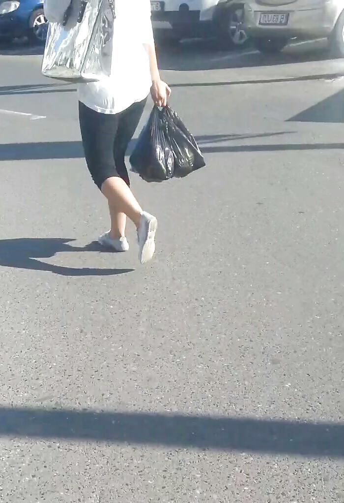 17P Spy sexy feet and legs romanian