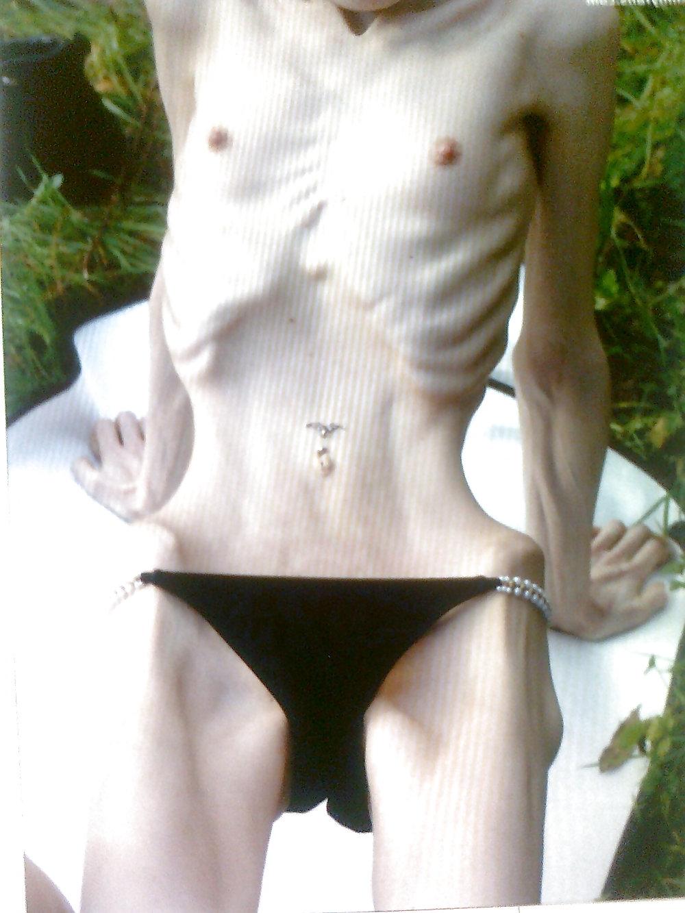 24P Skinny girls