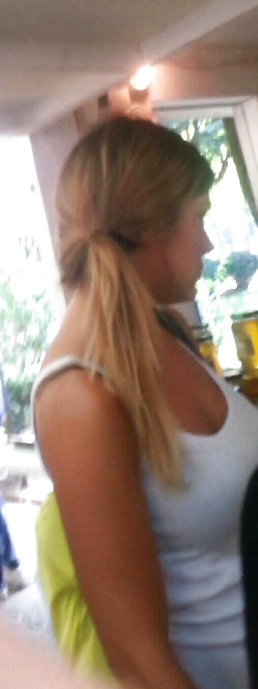 25P Spy old + young sexy bust romanian