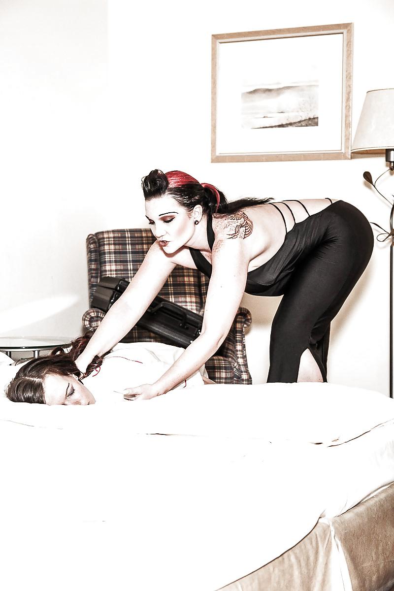 25P Jill & Yvette Hotel Shooting 2006