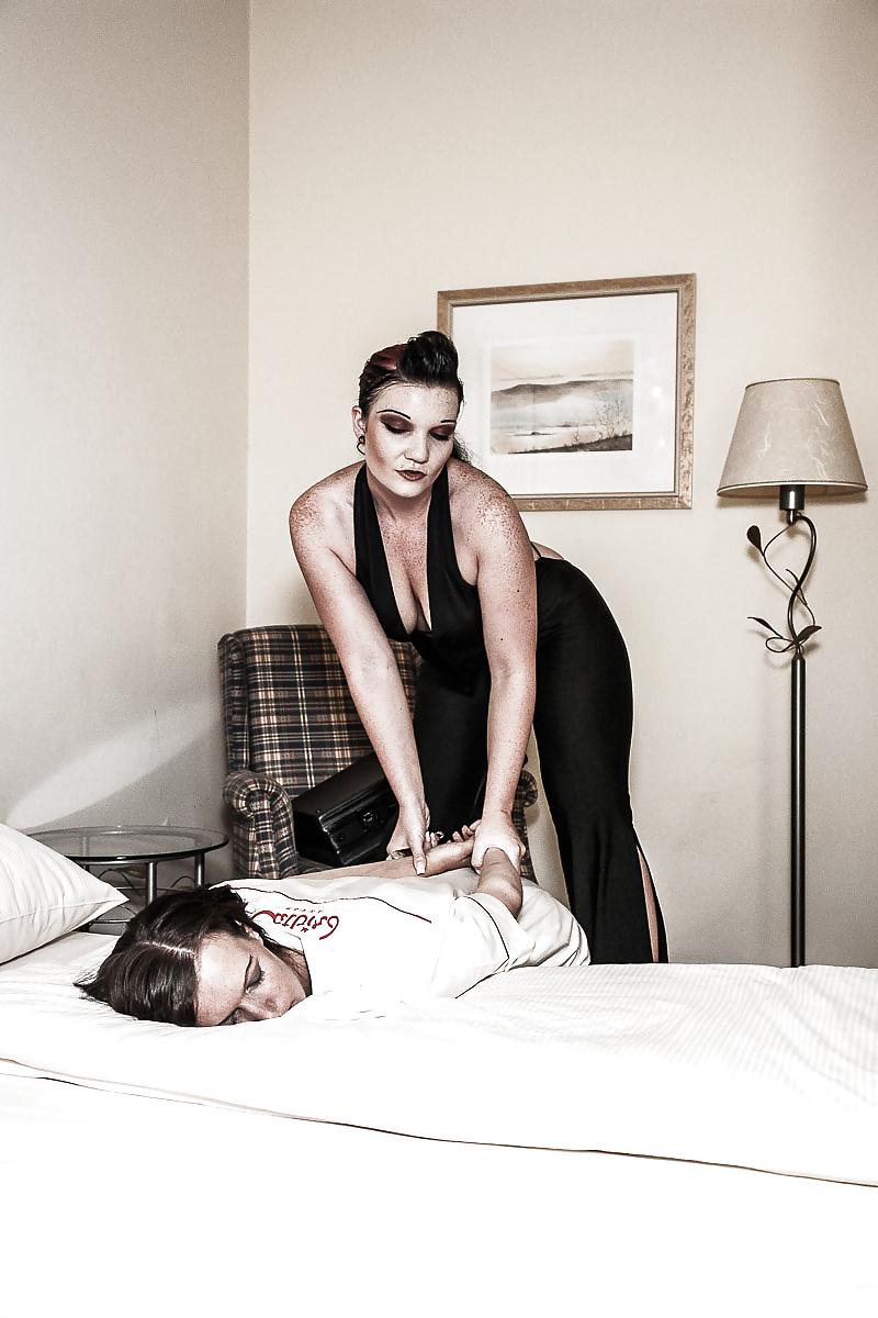 25P Jill & Yvette Hotel Shooting 2006