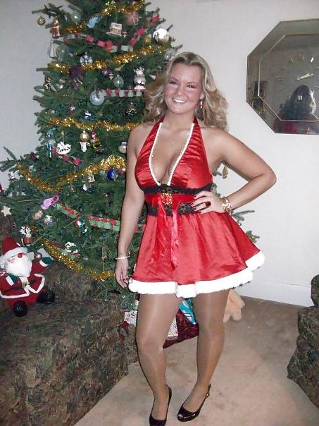 15P Hooters girl Casey and her big tits