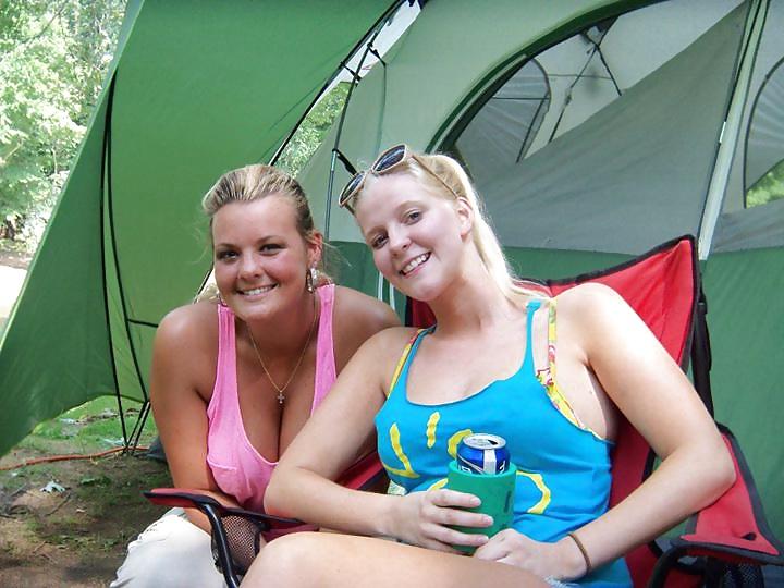 15P Hooters girl Casey and her big tits