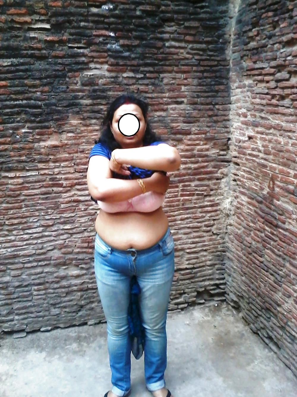 18P Indian hot housewife outdoor fun