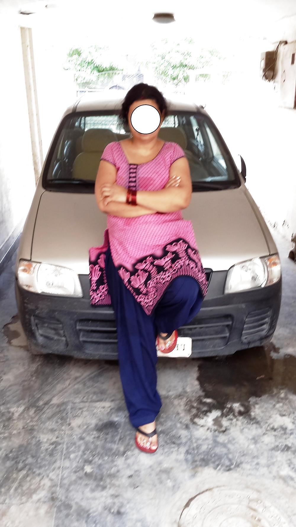 18P Indian hot housewife outdoor fun