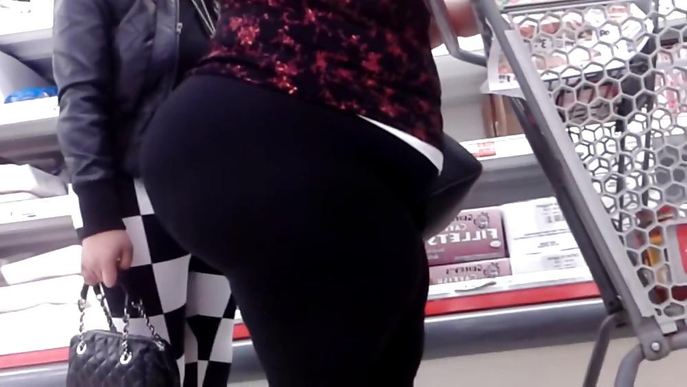 24P Wide hips mature 2