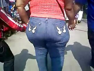 24P Wide hips mature 2