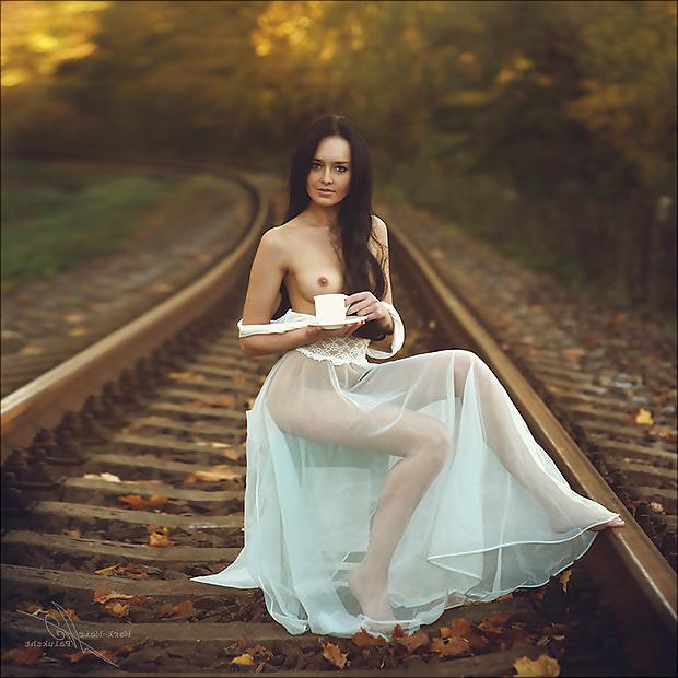 17P Perfect Storm - Beauties On The Train Tracks