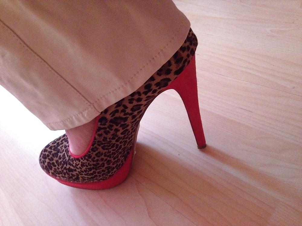 25P Shoe to view